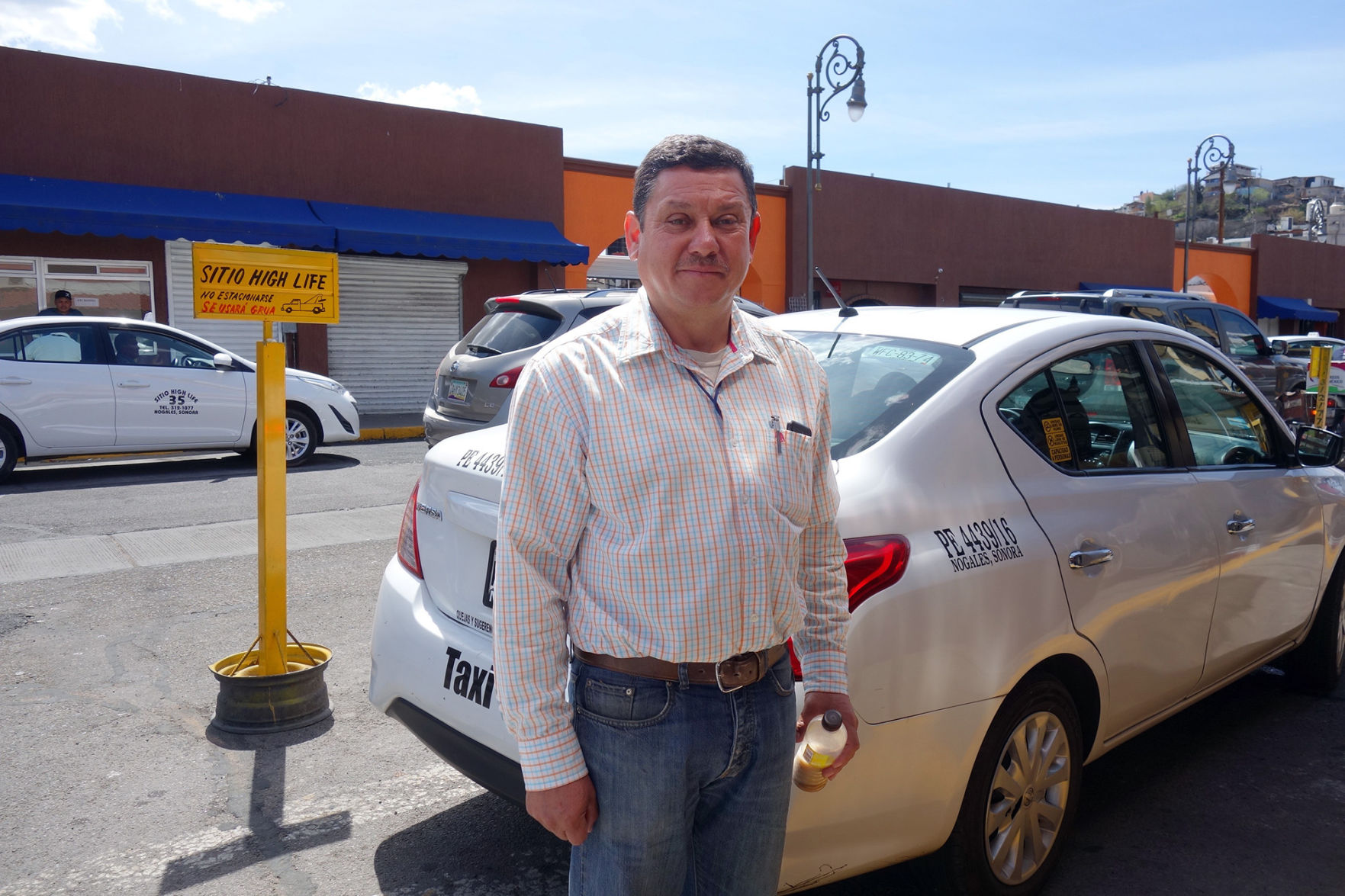 Nogales Sonora taxi driver